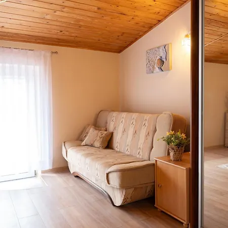 U Ani 1 Apartment *